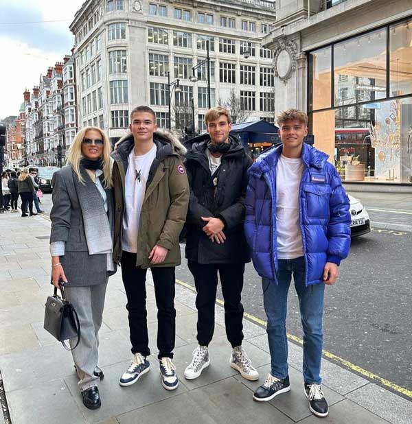 Дмитрий Савельев